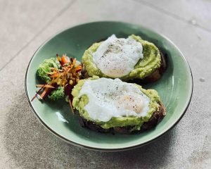 Trying out the best Avocado toast at Gypcey Lounge is one of the best things to do in Arugam Bay